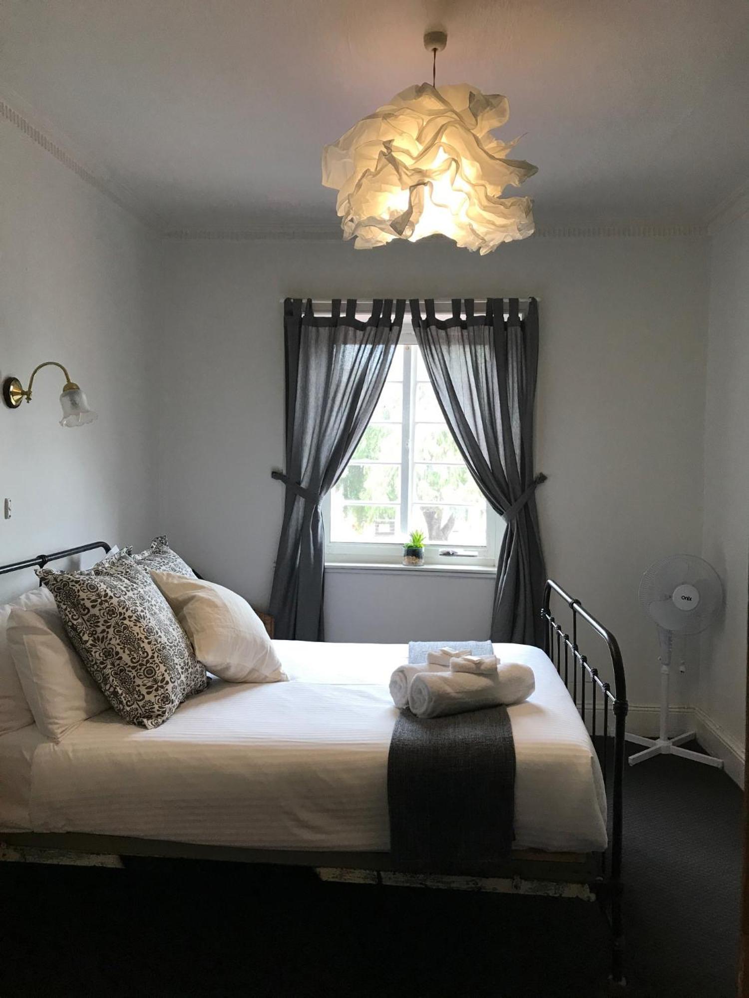 Caledonian Inn Robe Room photo
