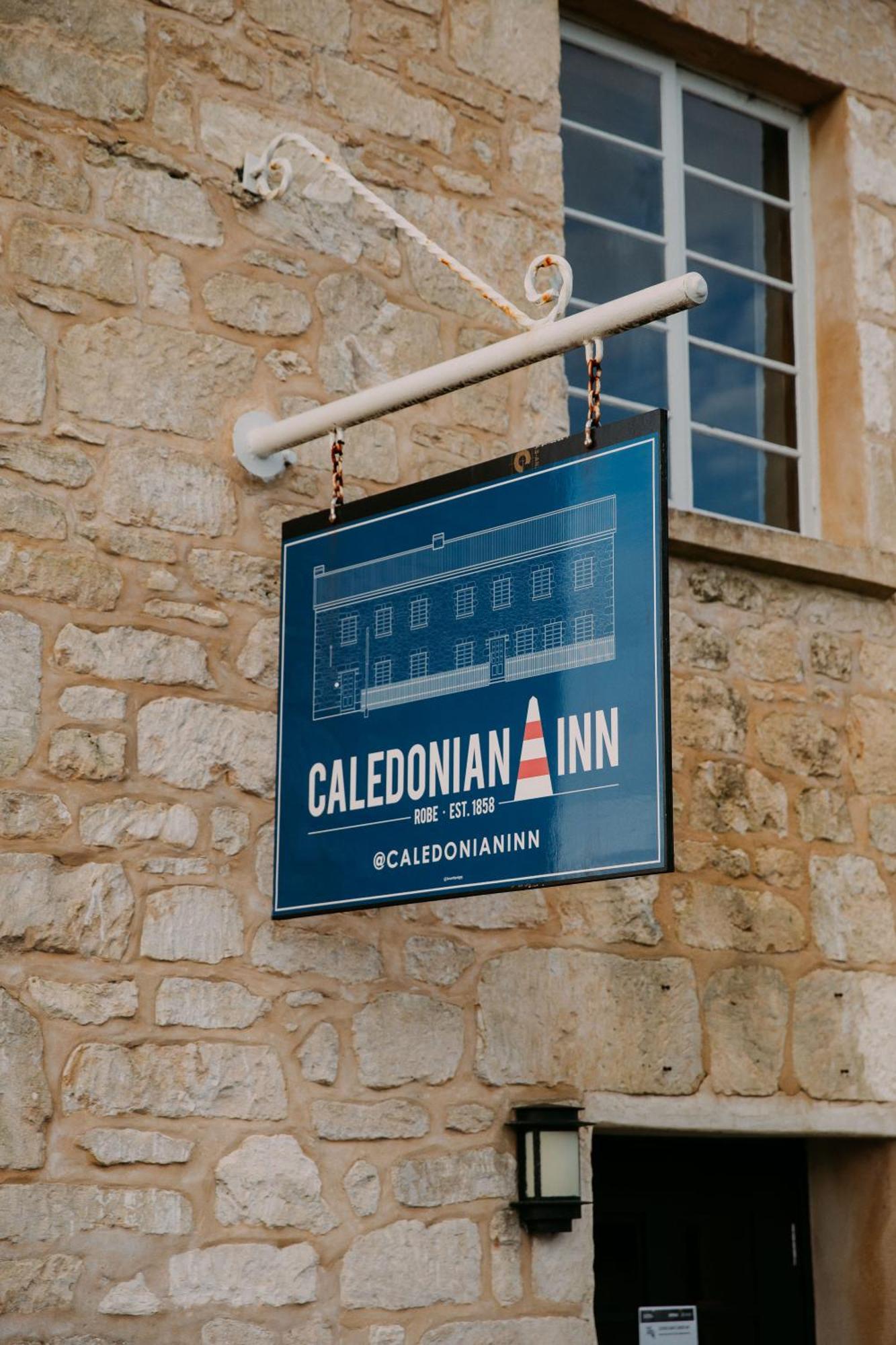 Caledonian Inn Robe Exterior photo