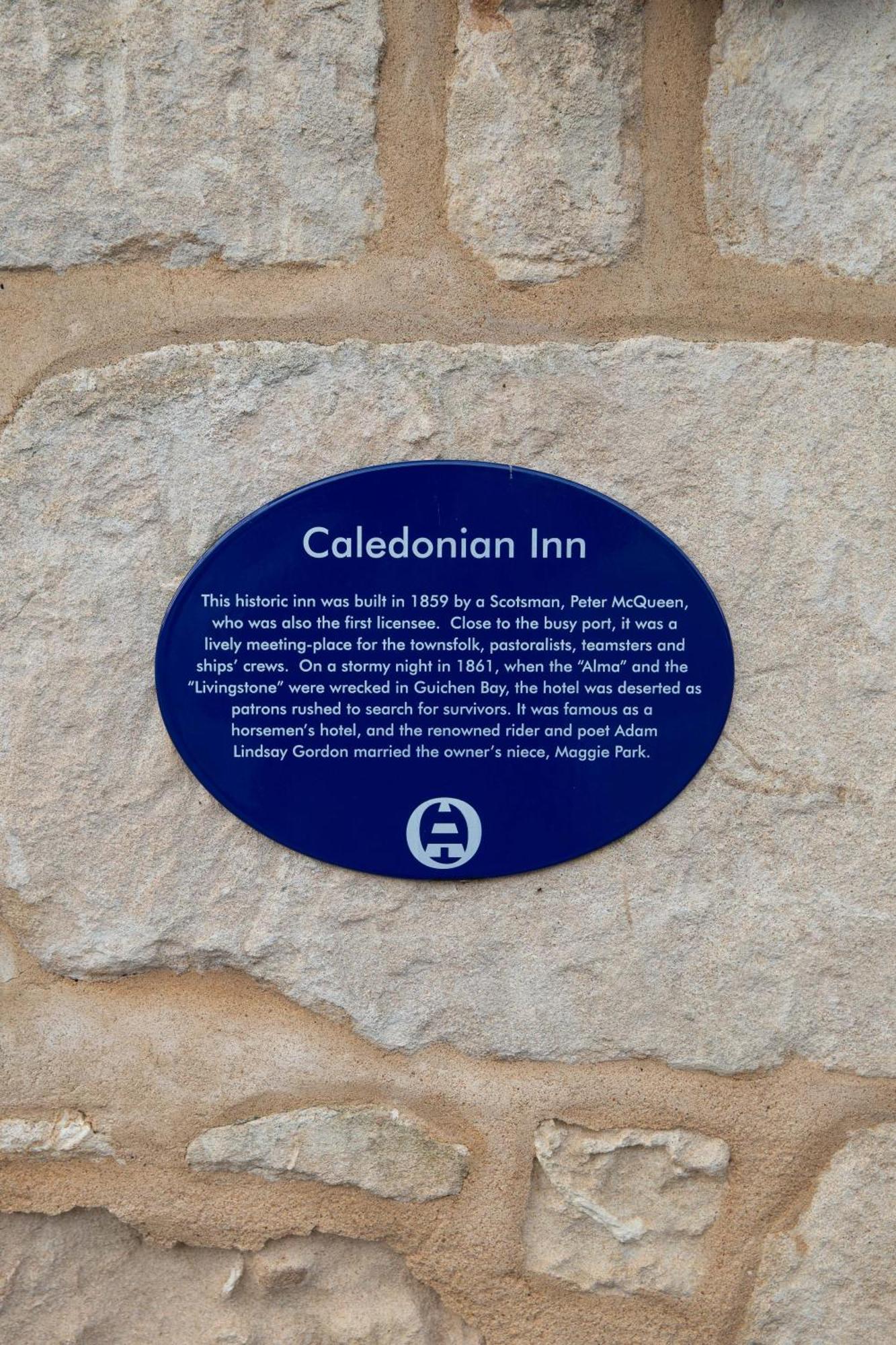 Caledonian Inn Robe Exterior photo