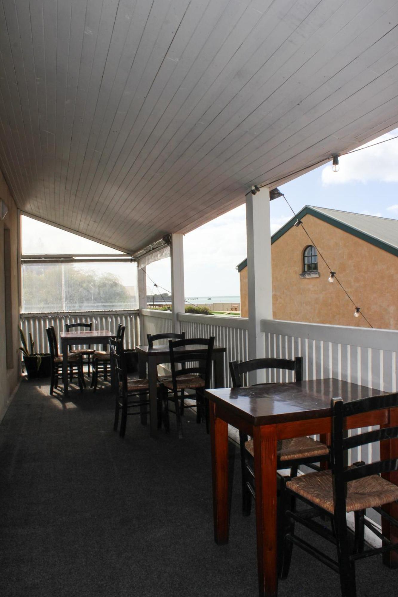 Caledonian Inn Robe Exterior photo