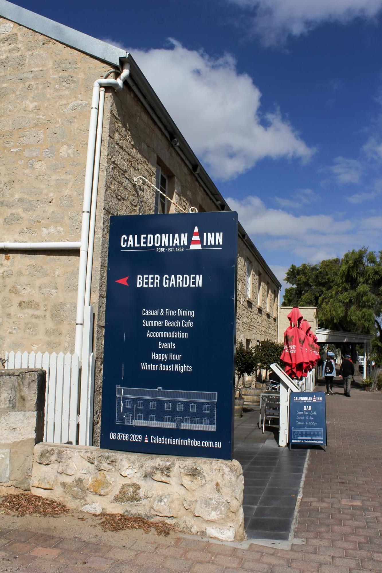 Caledonian Inn Robe Exterior photo