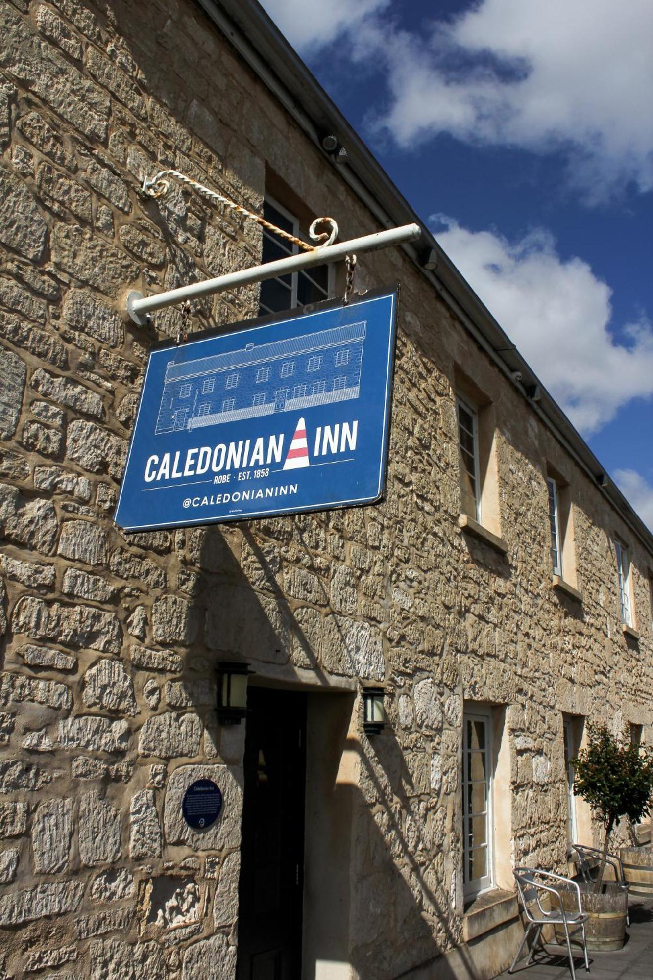 Caledonian Inn Robe Exterior photo