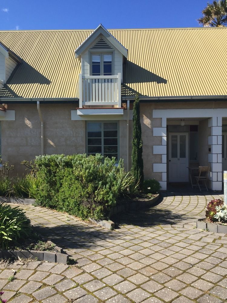 Caledonian Inn Robe Exterior photo